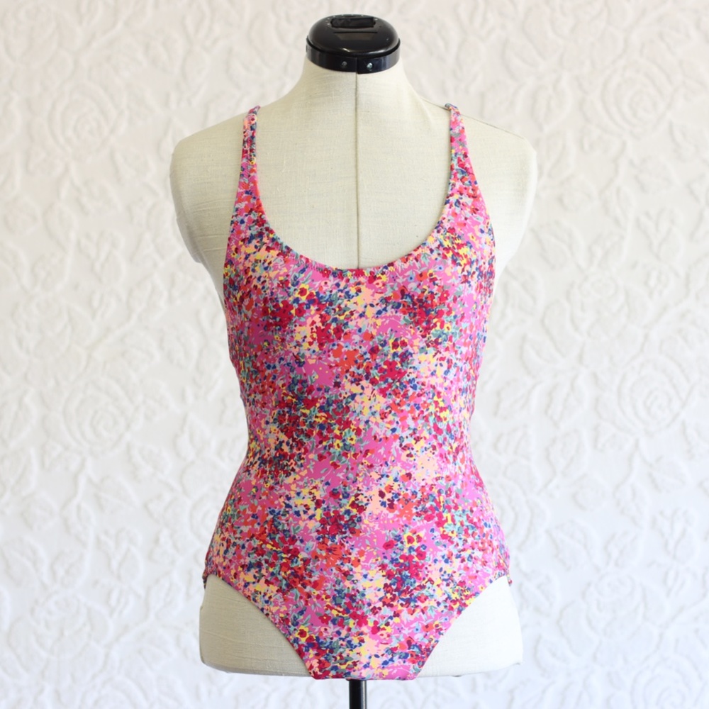 🥳 Closet Clear Out!! GAP One Piece U Neck Crisscross Back Pink Floral Swimsuit